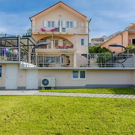 Βίλα Urban Τρογκίρ