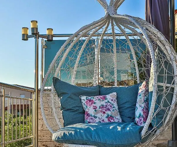 Urban * Трогір